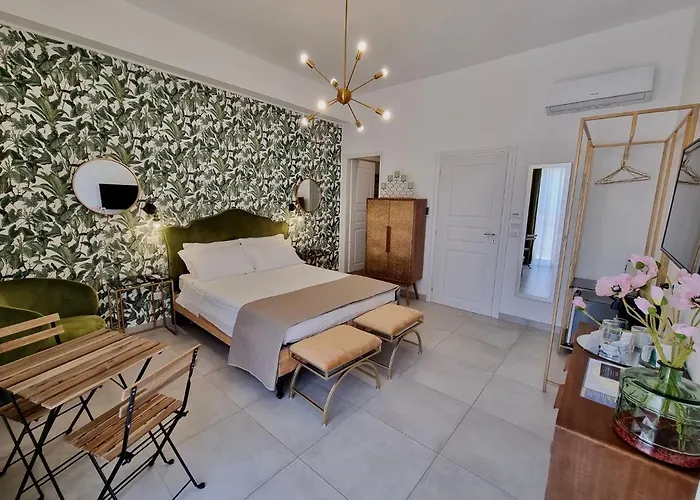 Dimora Giusti Bed and Breakfast Λέτσε